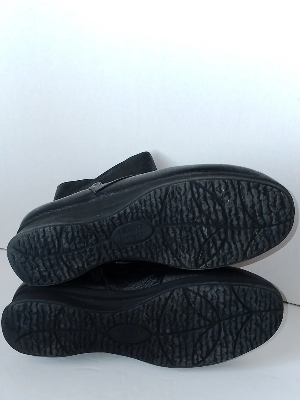 Obeo Elani Black Leather Ankle Boots with Side Zipper 7.5M